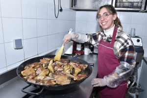 la basse cour cannata cluny photos les preparations paella barbecue couscous 1